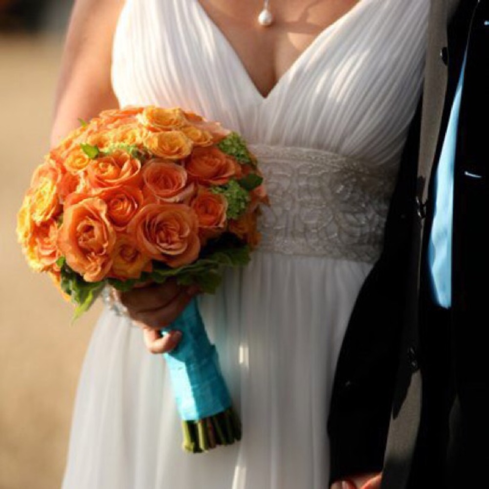 Ivory Formal Dress Gown - Picture 7 of 8